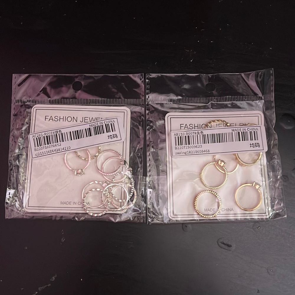 2 sets of silver & gold rings with different sizes !
